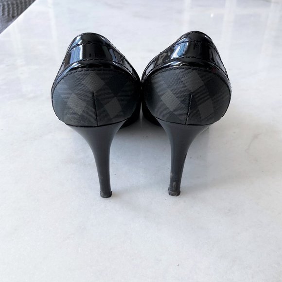 Burberry shiny black & plaid / check pumps, patent leather high heel shoes - Picture 2 of 11